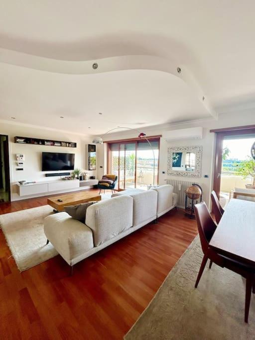Rp Luxury House - Eur Apartment Rom